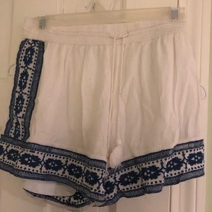 White/blue shorts